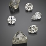 Grezzo di diamante e diamanti taglio brillante